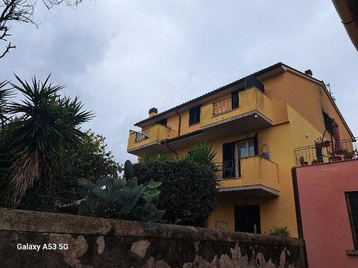 Appartamento trilocale in vendita in Via Roma, Castellina Marittima