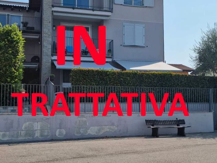 Appartamento bilocale in vendita in Via Brebbia, Cadrezzate con Osmate