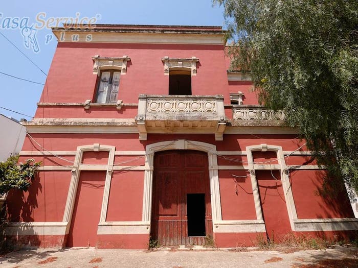Casa con 6 locali in vendita in Via Cappuccini, Centro, Galatone