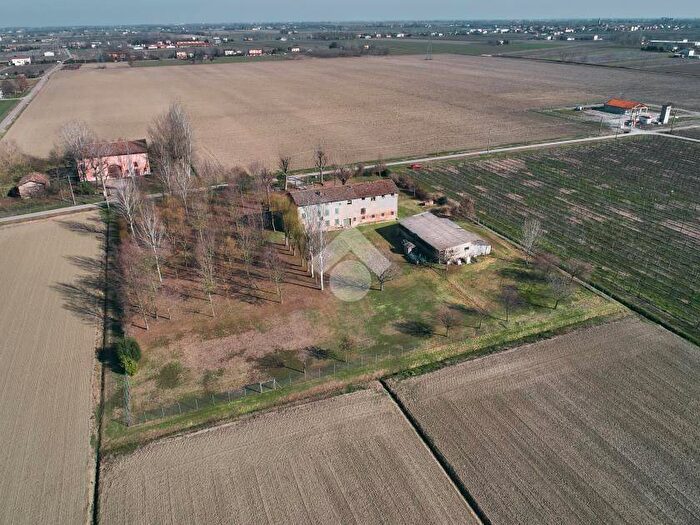 Casa con 6 locali in vendita in Via Prati Vaccheria, Soliera