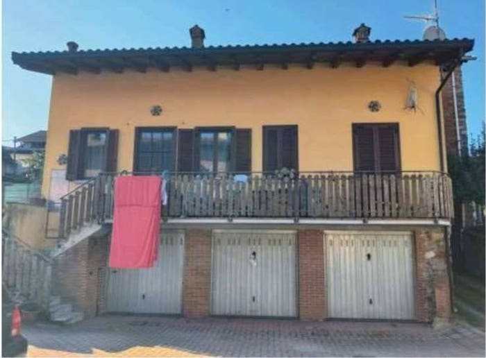 Appartamento quadrilocale in vendita in Via Circonvallazione, Centro, Varallo Pombia