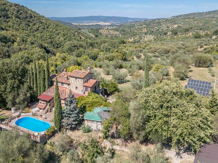 Casa con 6 locali in vendita in Località Chiusone, Castel del Piano