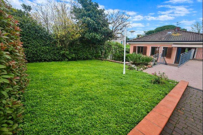 Casa con 6 locali in vendita in Montopoli in Val d'Arno