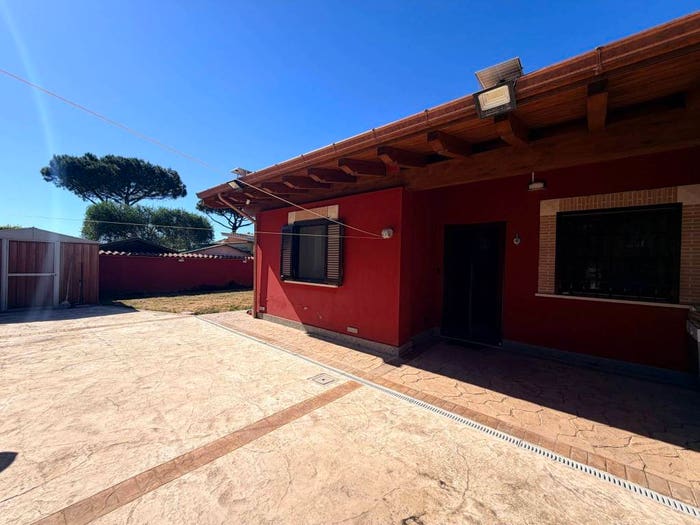 Casa trilocale in vendita in Via Bolsena, Nuova Florida, Ardea