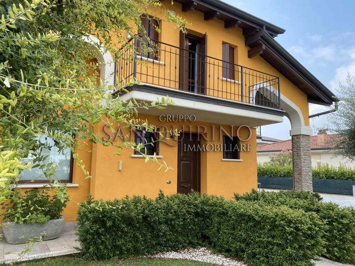 Casa con 5 locali in vendita in Via Mantegna, Poggio Rusco