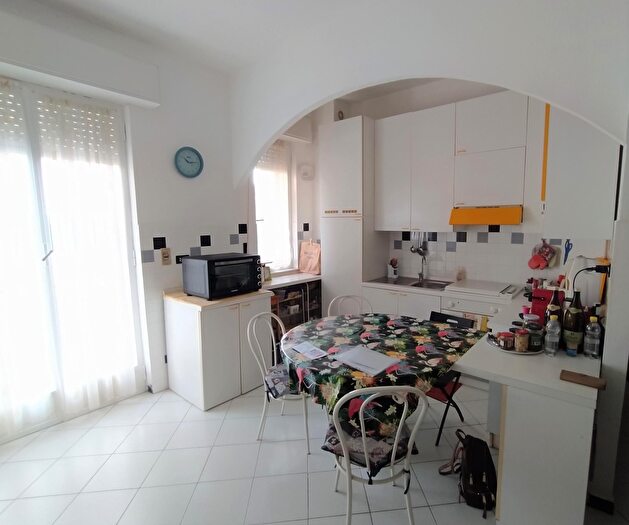 Appartamento trilocale in vendita in Via Arturo Labriola, Savona