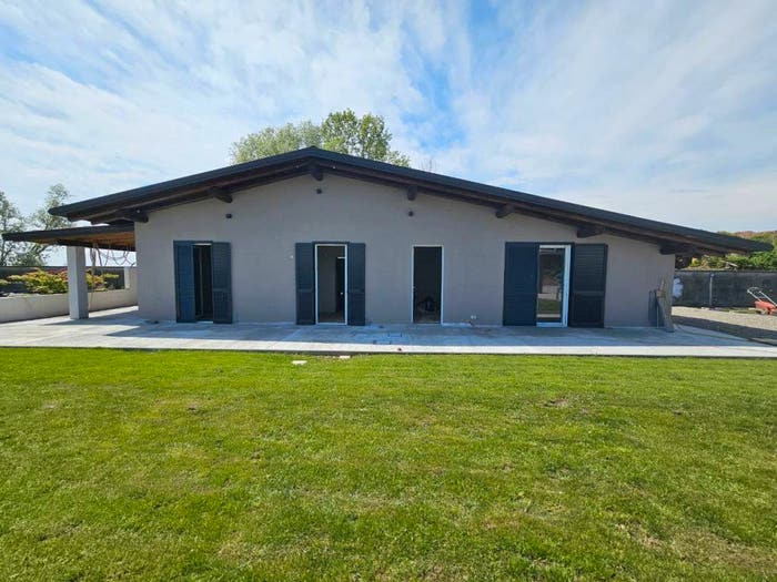 Casa trilocale in vendita in Casaleggio Novara