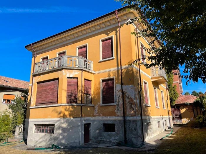 Casa con 6 locali in vendita in Via Cassinasco, Canelli