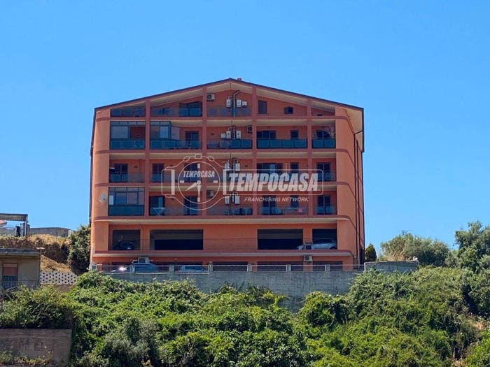 Appartamento trilocale in vendita in Via Latteri, Camaro Inferiore, Messina