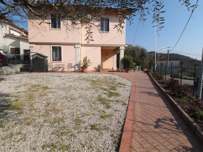 Casa con 6 locali in vendita in Contrada Rossetti, Castelgomberto