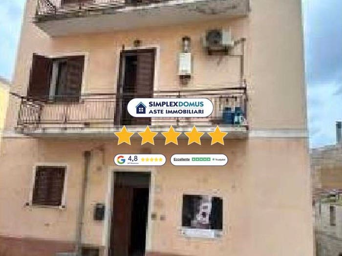 Casa con 6 locali in vendita in Via Manzoni, Sennori