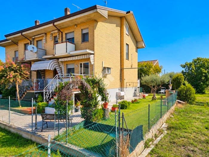 Casa quadrilocale in vendita in Via roma, Centro, San Giovanni in Marignano