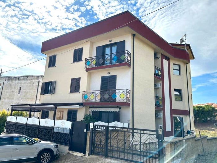 Appartamento quadrilocale in vendita in Viale Crotone, Catanzaro Lido, Catanzaro
