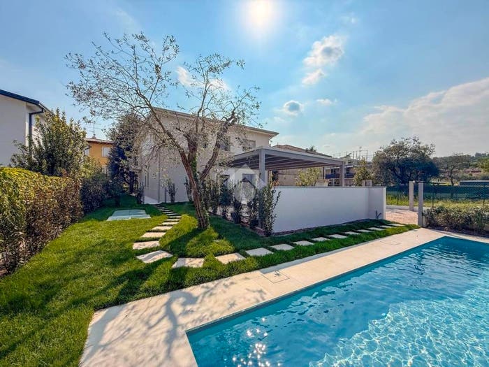 Casa quadrilocale in vendita in Via Piave, Centro, Padenghe sul Garda