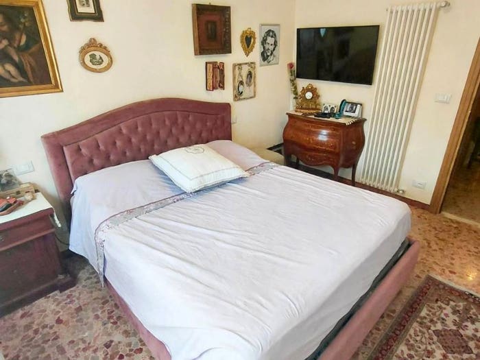 Appartamento quadrilocale in vendita in Via Regia, Centro, Viareggio