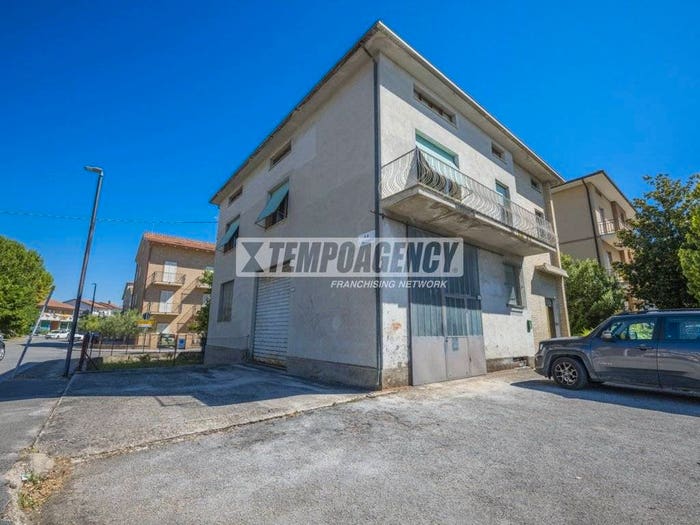 Casa quadrilocale in vendita in Via Dante Alighieri, Trodica, Morrovalle