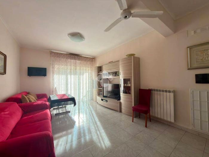 Appartamento trilocale in vendita in Via Gran Sasso, Scampia, Napoli