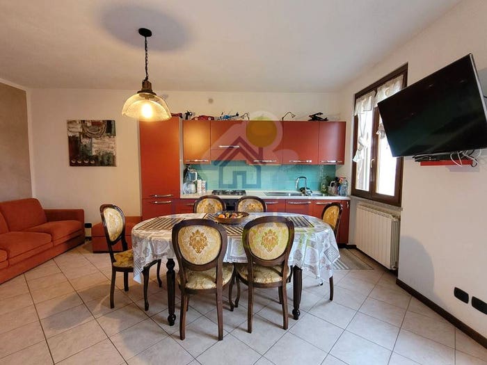 Appartamento trilocale in vendita in Via San Pietro n, Dosimo, Persico Dosimo