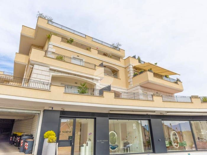 Appartamento quadrilocale in vendita in Via Fausto Cecconi, Centro, Monterotondo