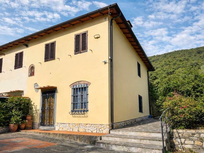 Casa con 6 locali in vendita in Via di Montetrini, Pontassieve