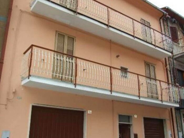 Appartamento quadrilocale in vendita in Via Regina Margherita, Antrodoco