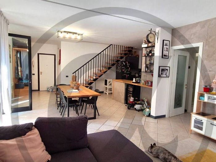 Appartamento con 6 locali in vendita in Piazza PProvenzali, Massarosa Paese, Massarosa