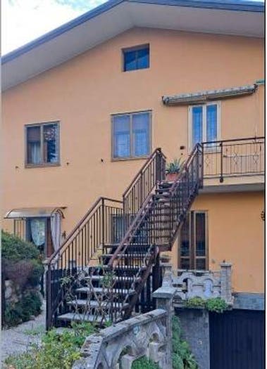 Casa con 6 locali in vendita in Via Carso, Induno Olona