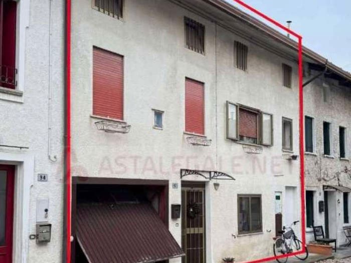 Appartamento con 6 locali in vendita in Via Olmo, Carrè