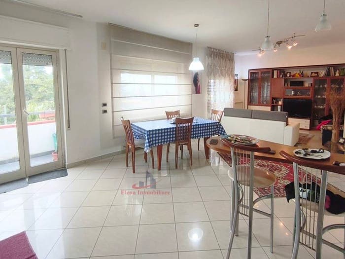 Appartamento con 5 locali in vendita in Via Monte Bonifato, Semicentro, Alcamo