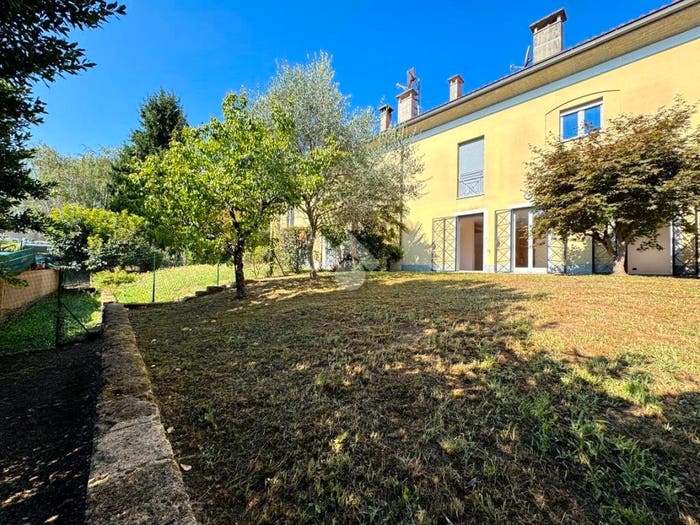 Appartamento trilocale in vendita in Via Leone XIII, Centro, Casatenovo