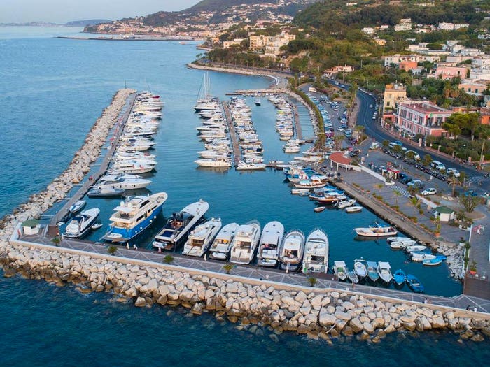 Appartamento con 6 locali in vendita in Corso Angelo Rizzoli, Lacco Ameno