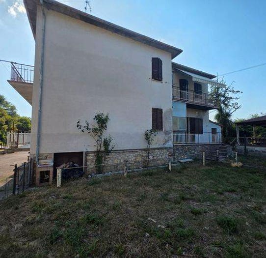 Appartamento con 6 locali in vendita in Capocavallo, Comparati, Corciano