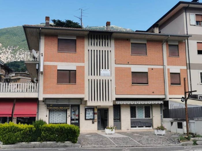 Appartamento quadrilocale in vendita in Via Roma, Centro, Civitella Roveto