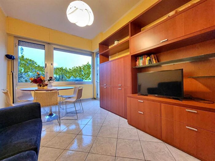 Appartamento con 5 locali in vendita in Terminetto Migliarina, Viareggio