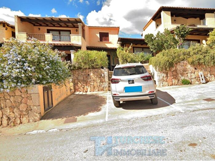 Appartamento trilocale in vendita in Via Meilogu, Porto San Paolo, Loiri Porto San Paolo
