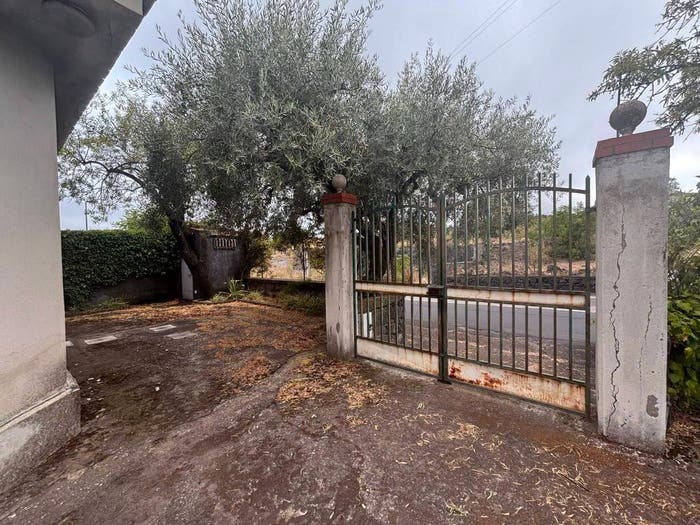 Casa quadrilocale in vendita in Via Alcide De Gasperi, Centro, Pedara