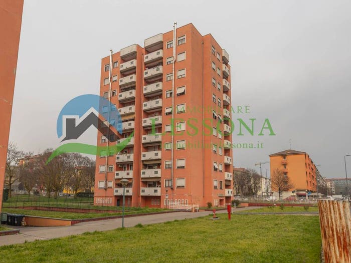 Appartamento trilocale in vendita in Via Federico De Roberto, Vialba, Milano