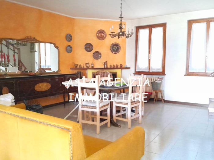Casa trilocale in vendita in Centro, Borgo San Giacomo