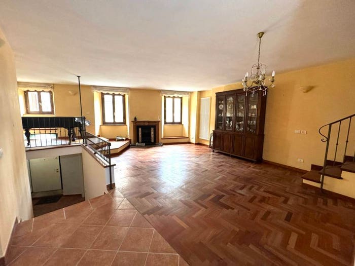 Casa con 6 locali in vendita in Via Visconti d'Oleggio, Centro, Fermo