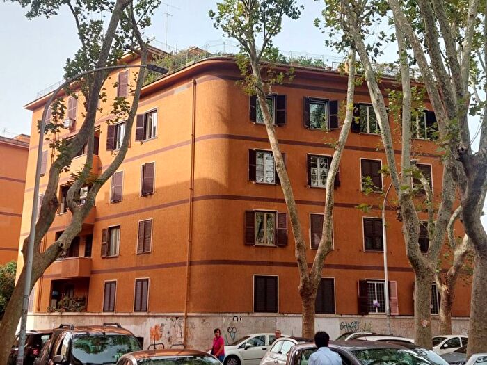 Appartamento quadrilocale in vendita in Via Guendalina Borghese, Garbatella, Roma