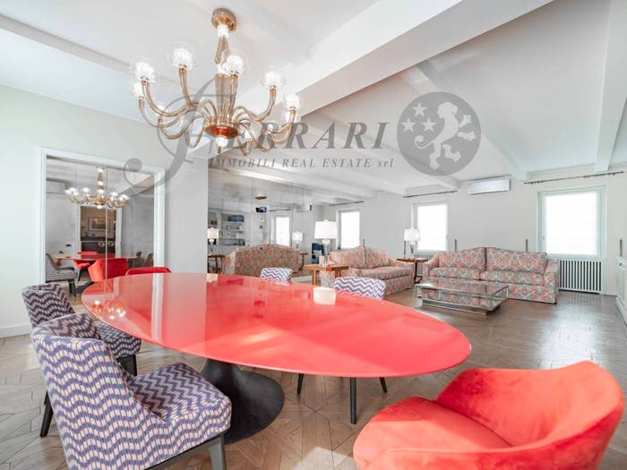 Appartamento con 6 locali in vendita in Via Chiaravalle, Missori, Milano