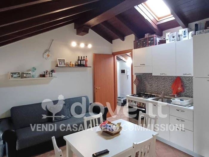 Casa quadrilocale in vendita in Via della Concordia, Centro, Sumirago