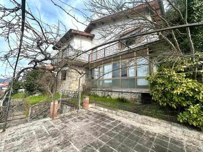 Casa con 6 locali in vendita in Aulla