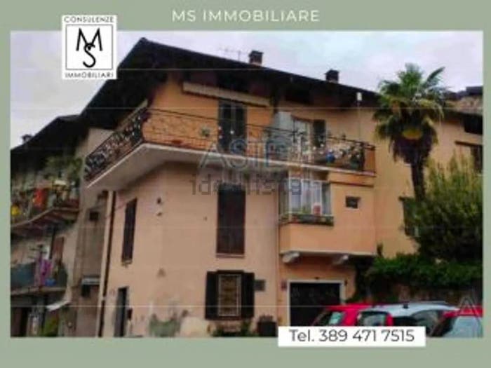 Appartamento con 6 locali in vendita in Via Gio Batta Rinaldi, Besano