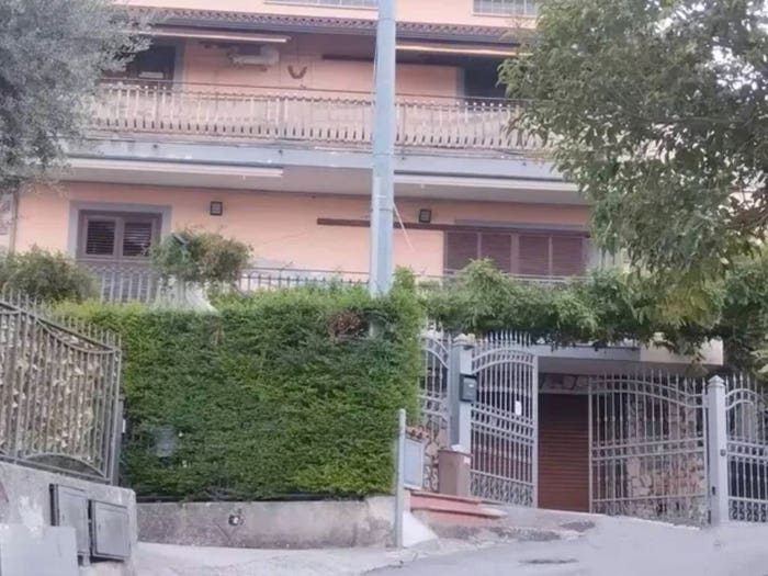 Casa con 6 locali in vendita in Via Santa Maria delle Grazie, Valva