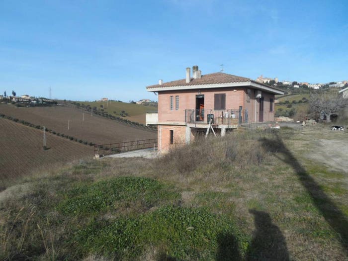 Casa con 6 locali in vendita in Contrada Monterone, Monteprandone