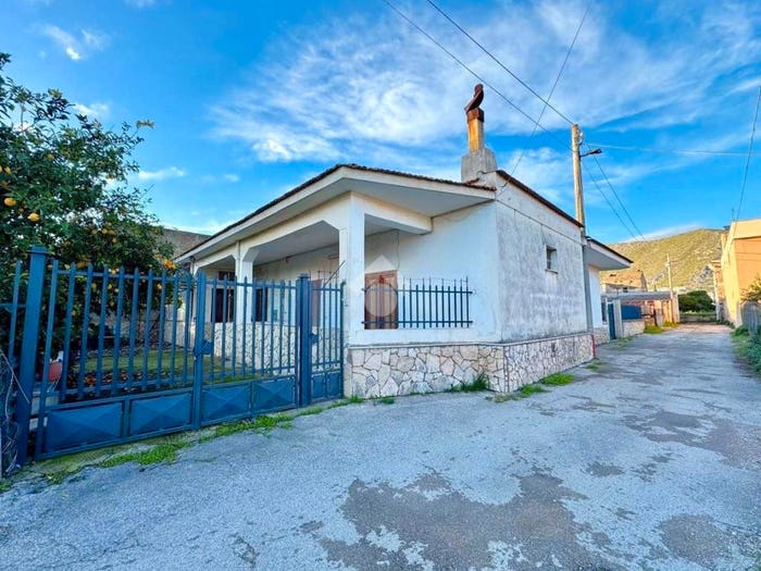 Casa con 6 locali in vendita in Via pratolini, Mondragone
