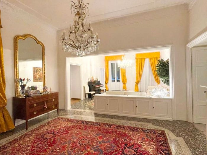 Appartamento con 6 locali in vendita in Via Sant'Ugo, Principe, Genova