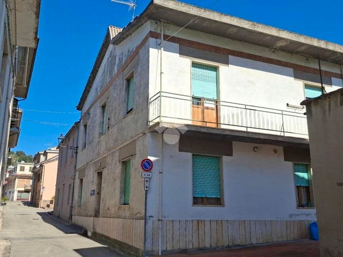 Casa con 6 locali in vendita in Via Armando Diaz, Piattoni Villa Sant'Antonio, Castel di Lama