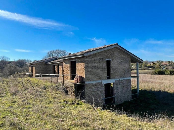 Casa con 5 locali in vendita in Via Francesco di Anastasio Severini, Monterosi